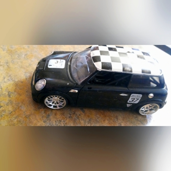 jayda Other - Black Mini Cooper Style Car Model with Checkered Roof - Automotive Decor 1/24